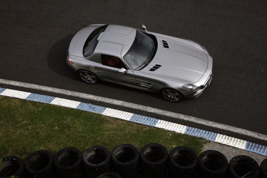  Mercedes-Benz SLS AMG 2010 года  (фото 131 из 526)